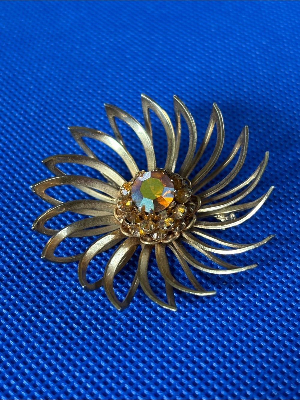 Sarah Coventry Gold Tone Sunburst Brooch Iridescent Aurora Borealis 2”